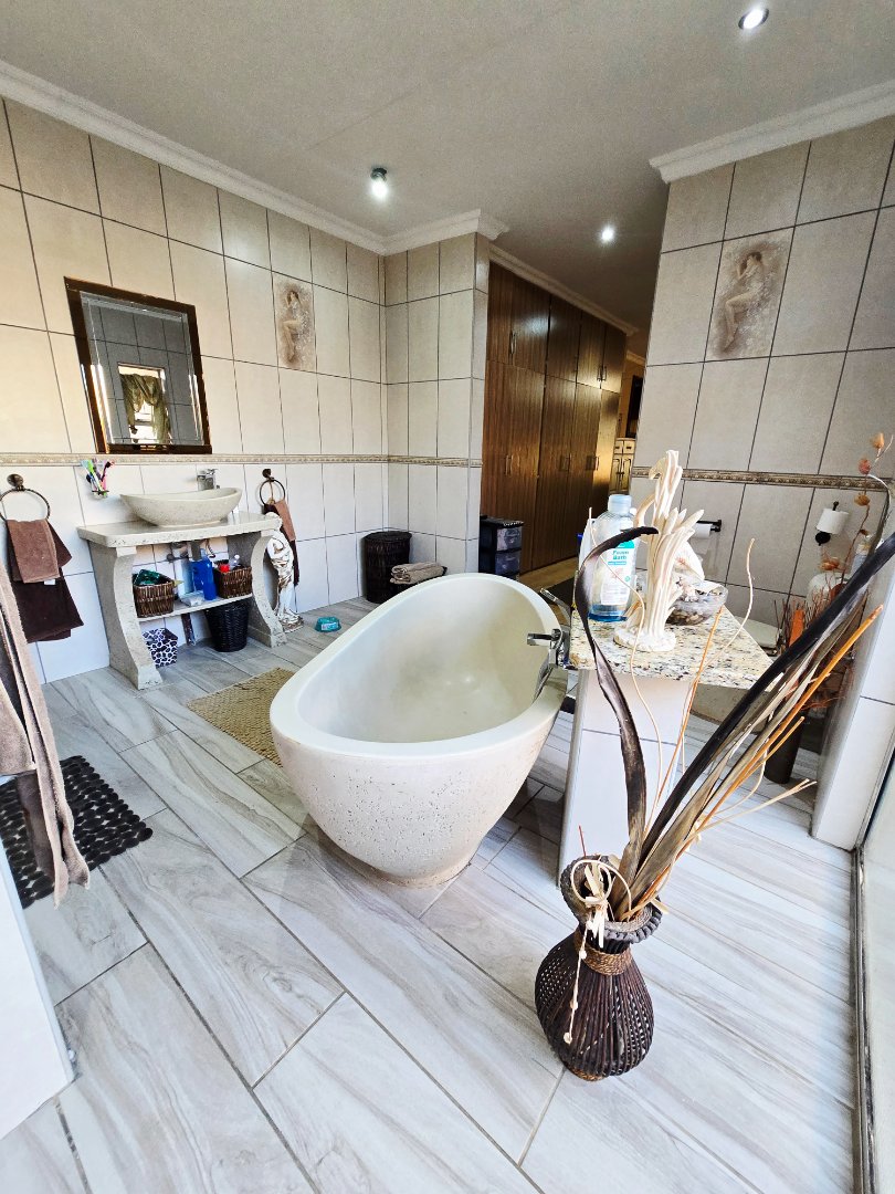 3 Bedroom Property for Sale in Wilkoppies North West